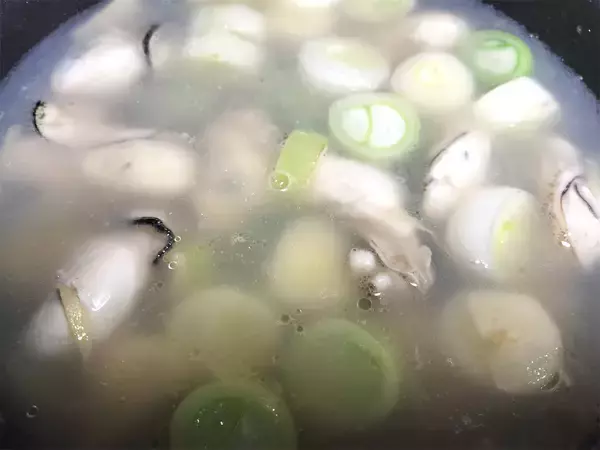 「【板前のまかないカレー】カキフライが乗ってるのと違う！牡蠣のルウな「牡蠣とほうれん草のカレー」作ろう」の画像