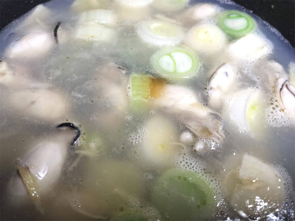 【板前のまかないカレー】カキフライが乗ってるのと違う！牡蠣のルウな「牡蠣とほうれん草のカレー」作ろう