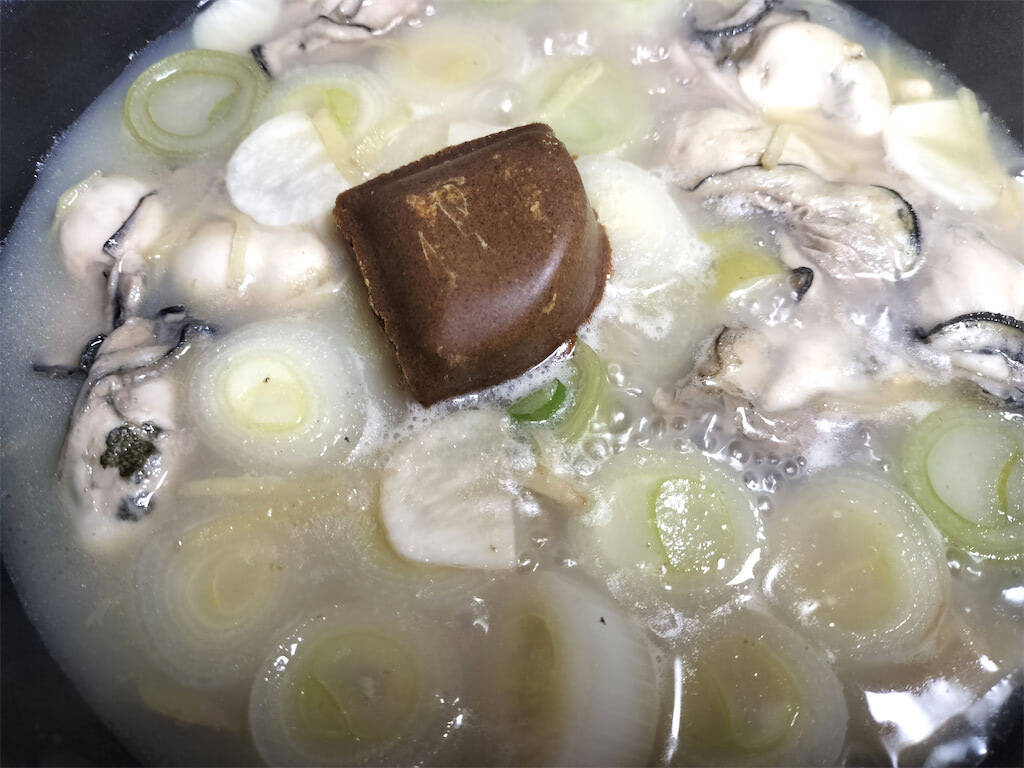 【板前のまかないカレー】カキフライが乗ってるのと違う！牡蠣のルウな「牡蠣とほうれん草のカレー」作ろう