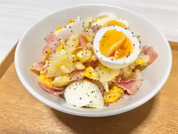 「【国民的チップス再現】ポテサラにコンソメ入れて「ニューポテトサラダ」作ってみた！やみつきスナック感覚♪」の画像