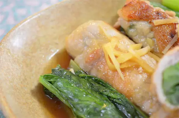 「【肉巻きを煮たら…】あっさり料亭味♡「豚肉と小松菜のさっと煮」作ってみた！お出汁が優しい〜【農家の知恵】」の画像