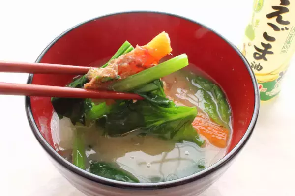 「【健康維持に必須！】不足しがちな脂肪酸が摂れる「スーパーみそ汁」作ってみた！驚きのちょい足し術で♪」の画像