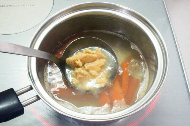 【健康維持に必須！】不足しがちな脂肪酸が摂れる「スーパーみそ汁」作ってみた！驚きのちょい足し術で♪