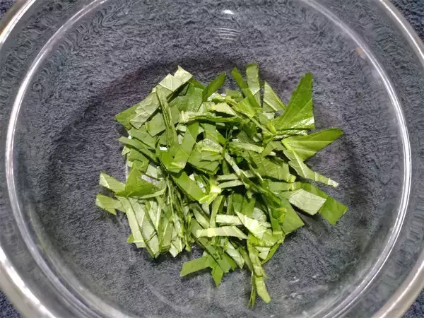 「【お試し！米粉のパスタ】絶対和風が合う！「なす、豚、梅」で茹でてみた♪ツルっともっちり食感【農家直伝】」の画像