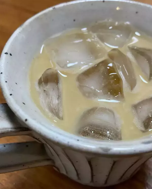 「【お茶パックで出来る】疲れを癒す「ほうじ茶ラテ」作ってみた！香りと甘みでホッ♡【Ayumiの漫画】」の画像