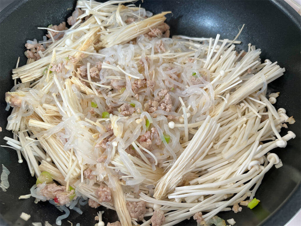 【腸活できちゃう中華】えのき×しらたきで「麻婆春雨」作ってみた！軽やかだけどしっかりコク深マーボーよ♡