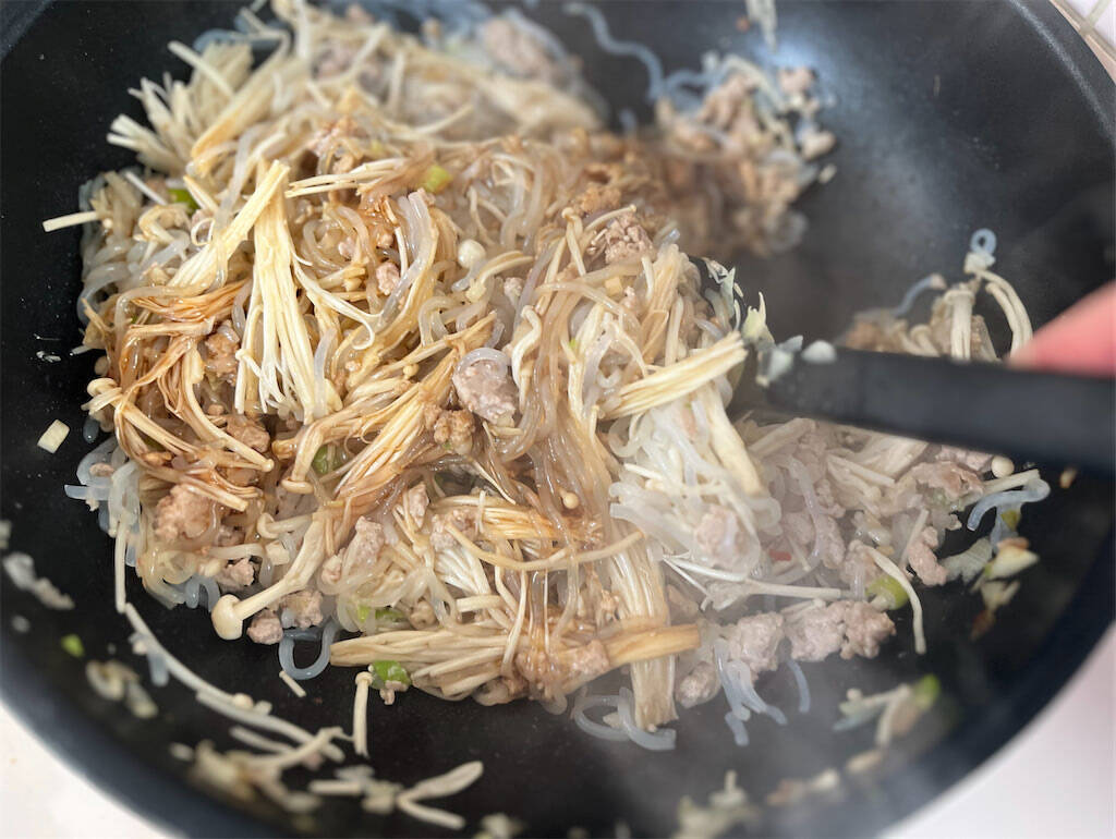 【腸活できちゃう中華】えのき×しらたきで「麻婆春雨」作ってみた！軽やかだけどしっかりコク深マーボーよ♡