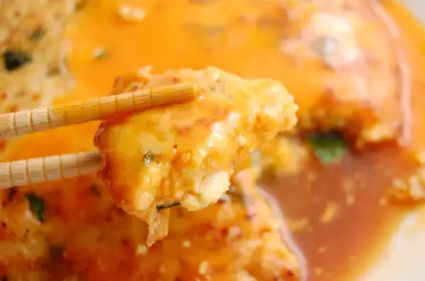 「【節約レシピ】つくねは丸めない！フライパンにド～ンな「豆腐入りつくね」に挑戦！ふっくらふわふわなの♡」の画像