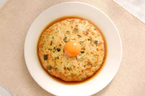 「【節約レシピ】つくねは丸めない！フライパンにド～ンな「豆腐入りつくね」に挑戦！ふっくらふわふわなの♡」の画像