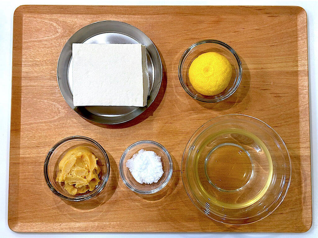 【豆腐一丁で簡単】旬のゆず香る♡「豆腐の味噌煮」作ろう！料亭風の上品な味わい♪え、一晩寝かすとさらに美味!?