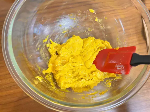 「【これ、かぼちゃです！】食感と甘みにベタ惚れしちゃう「野菜ドーナツ」作ってみた！白玉粉と豆腐の配合がカギ」の画像