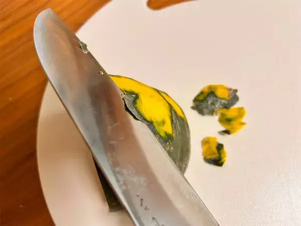 「【これ、かぼちゃです！】食感と甘みにベタ惚れしちゃう「野菜ドーナツ」作ってみた！白玉粉と豆腐の配合がカギ」の画像