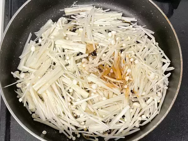 「ご飯3合が秒で消える⁉「至高のなめたけ」作ってみた！おつまみにもするするイケる♪【リュウジレシピ】」の画像