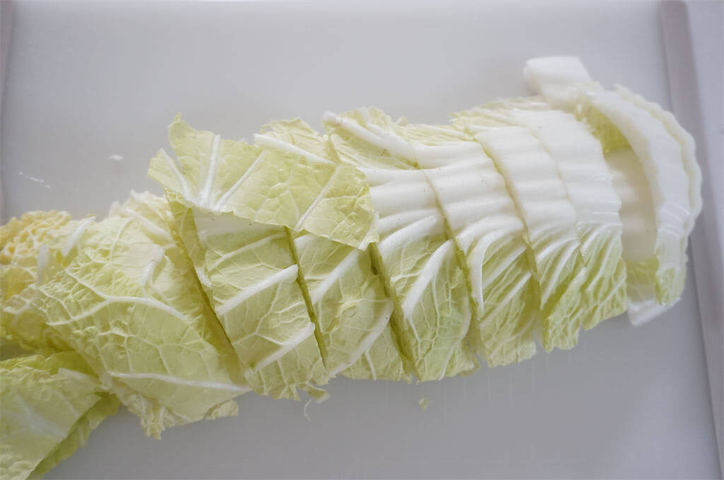 【コーン缶の汁は捨てないで】全投入でコク急上昇「白菜のクリーム煮」作ってみた！冬野菜たっぷりシチュー風♡