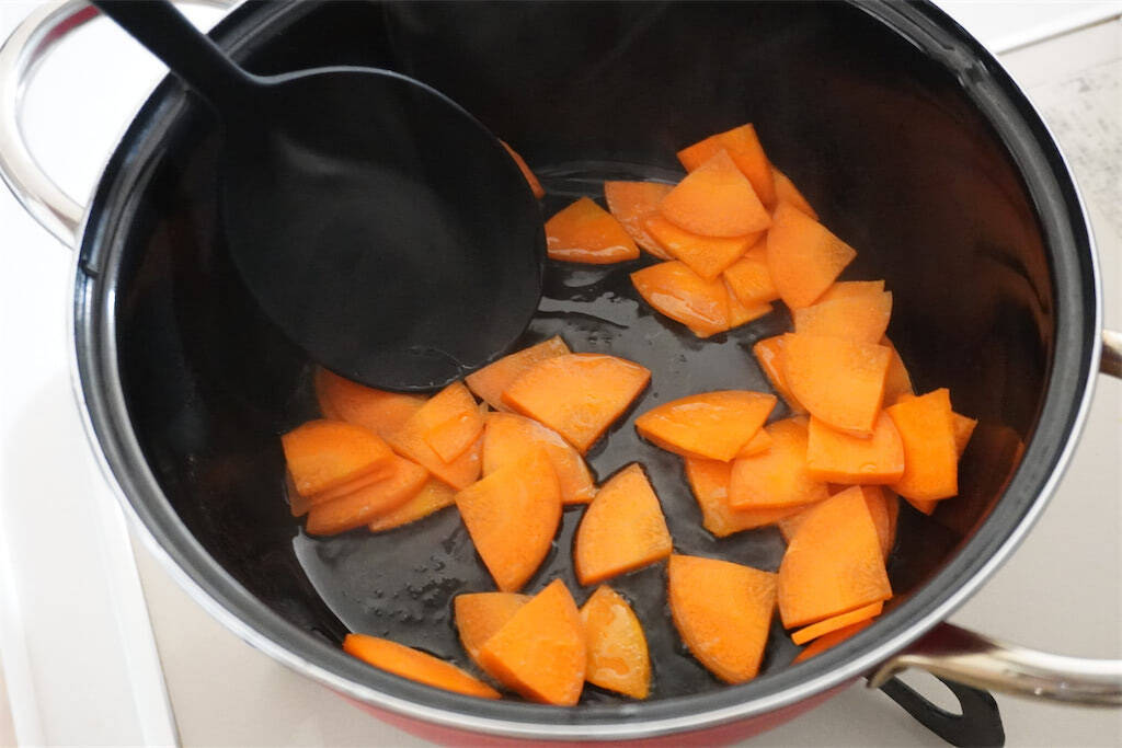 【コーン缶の汁は捨てないで】全投入でコク急上昇「白菜のクリーム煮」作ってみた！冬野菜たっぷりシチュー風♡