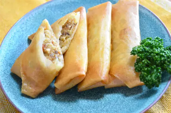 「おからの吸水力で「旨味バクダン春巻き」作ってみた！カリッとろ～りで超ジューシー♡【農家直伝】」の画像
