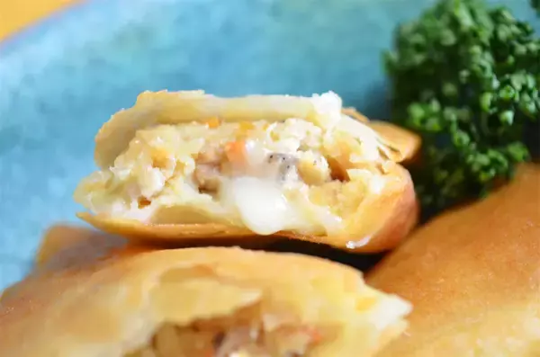 「おからの吸水力で「旨味バクダン春巻き」作ってみた！カリッとろ～りで超ジューシー♡【農家直伝】」の画像