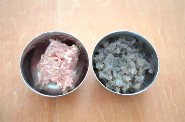 「おからの吸水力で「旨味バクダン春巻き」作ってみた！カリッとろ～りで超ジューシー♡【農家直伝】」の画像