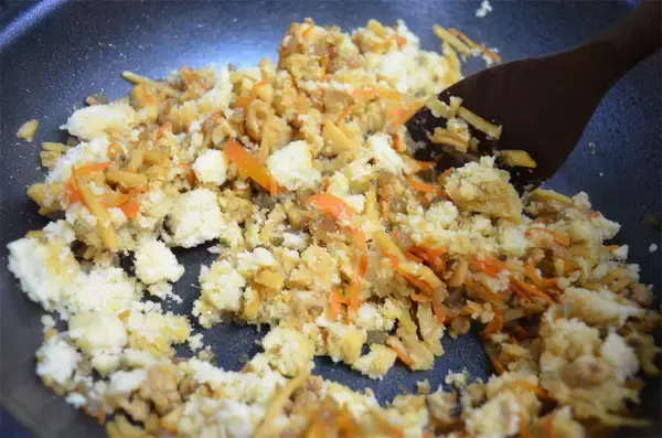 「おからの吸水力で「旨味バクダン春巻き」作ってみた！カリッとろ～りで超ジューシー♡【農家直伝】」の画像