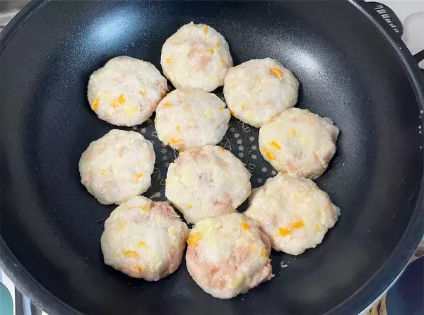 「【もちにチーズという沼】定番のプルもち点心「大根もち」を洋風に仕上げた話♪ツナも入れちゃうって!?」の画像