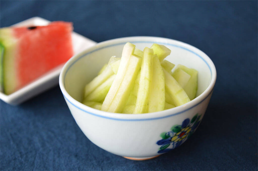 【夏の漬け物は全部コレでいい】すいかの皮、絶対捨てないで！「浅漬け」にすれば無限にポリポリ止まらない♪