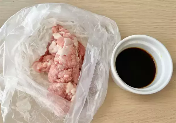 「【事前レンチンでホックホク♡】新じゃが入り「豚こまの旨照り炒め」作ってみた！甘酢ダレがご飯に合う～♪」の画像