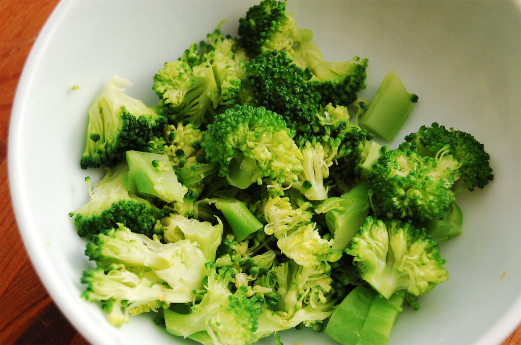 【包まないから失敗ナシ】ツナ・玉ねぎ・ブロッコリーin！これ一つでオールOKなオープンオムレツ作ってみた♪