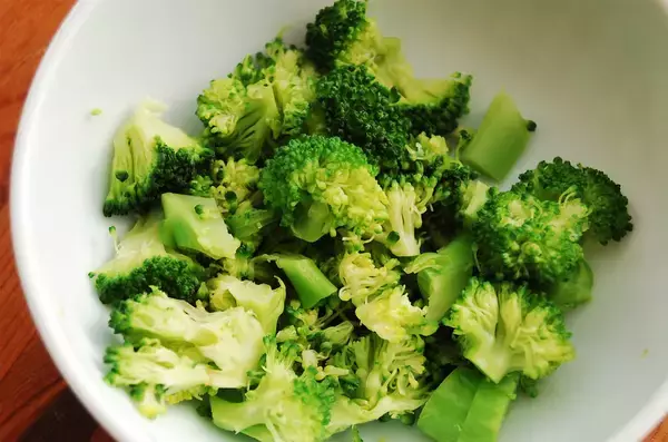 「【包まないから失敗ナシ】ツナ・玉ねぎ・ブロッコリーin！これ一つでオールOKなオープンオムレツ作ってみた♪」の画像