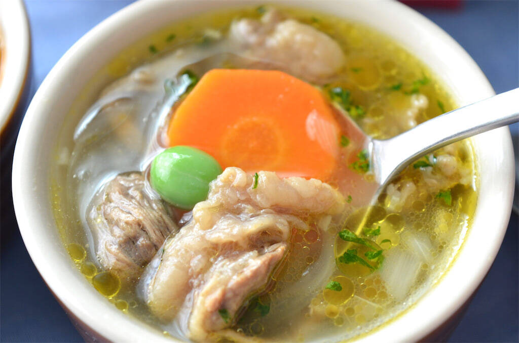 【初心者も成功する牛すじレシピ】圧力鍋ナシで簡単！ぷるぷる絶品「牛すじスープ」作ってみた♪【農家直伝】