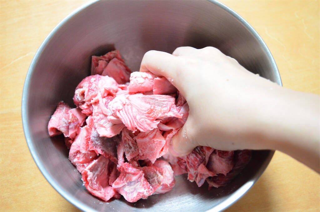 【初心者も成功する牛すじレシピ】圧力鍋ナシで簡単！ぷるぷる絶品「牛すじスープ」作ってみた♪【農家直伝】