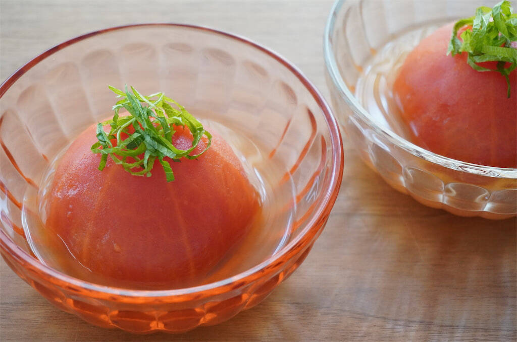 【夏こそ「おでん」】冷やして絶品！「トマトのおでん」作ってみた！とろ～りからのお出汁ジュワ～♡【農家直伝】