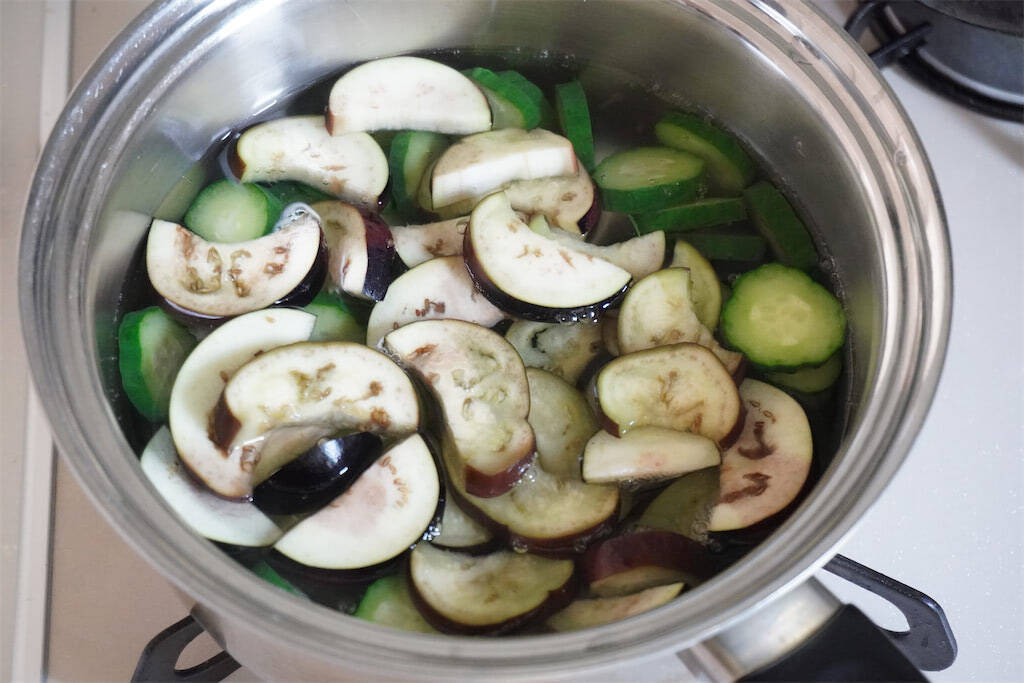 【野菜ソムリエプロ直伝】「キュウリとナスの中華スープ」がサクサク絶妙食感だった件【きゅうりの新常識】