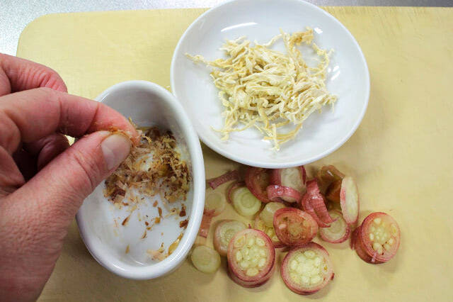 【ストック食材が大変身】のり佃煮・切干大根で「みそ玉」作ってみた！みょうが入りで爽快みそ汁、即完成♡