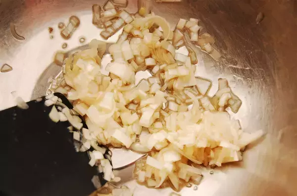 「【鮭缶最強説】究極の楽々おかず「鮭と水菜のネギ塩和え」作ってみた！いいの!?こんなに簡単で…」の画像