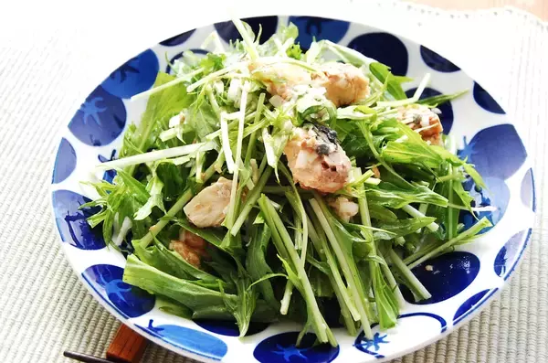 「【鮭缶最強説】究極の楽々おかず「鮭と水菜のネギ塩和え」作ってみた！いいの!?こんなに簡単で…」の画像