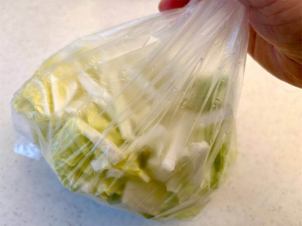 【食べすぎ注意報】中華風お漬け物「ラーパーツァイ」作ってみた！ゴマ油の香りがたまらん〜【白菜大量消費】
