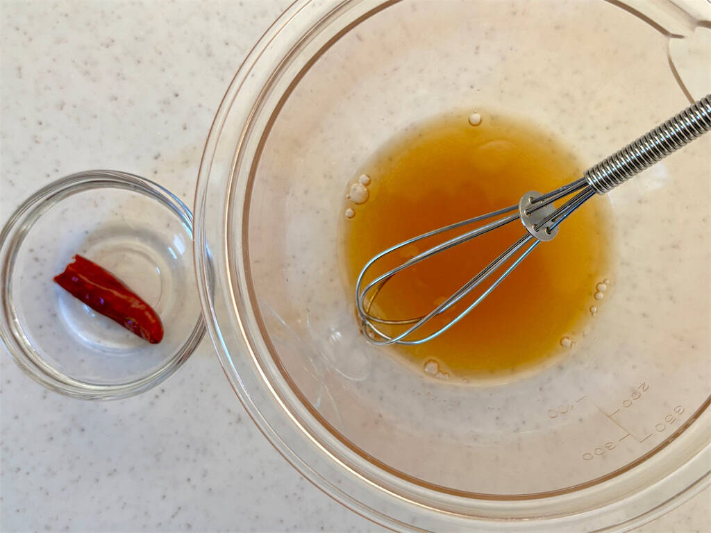 【食べすぎ注意報】中華風お漬け物「ラーパーツァイ」作ってみた！ゴマ油の香りがたまらん〜【白菜大量消費】