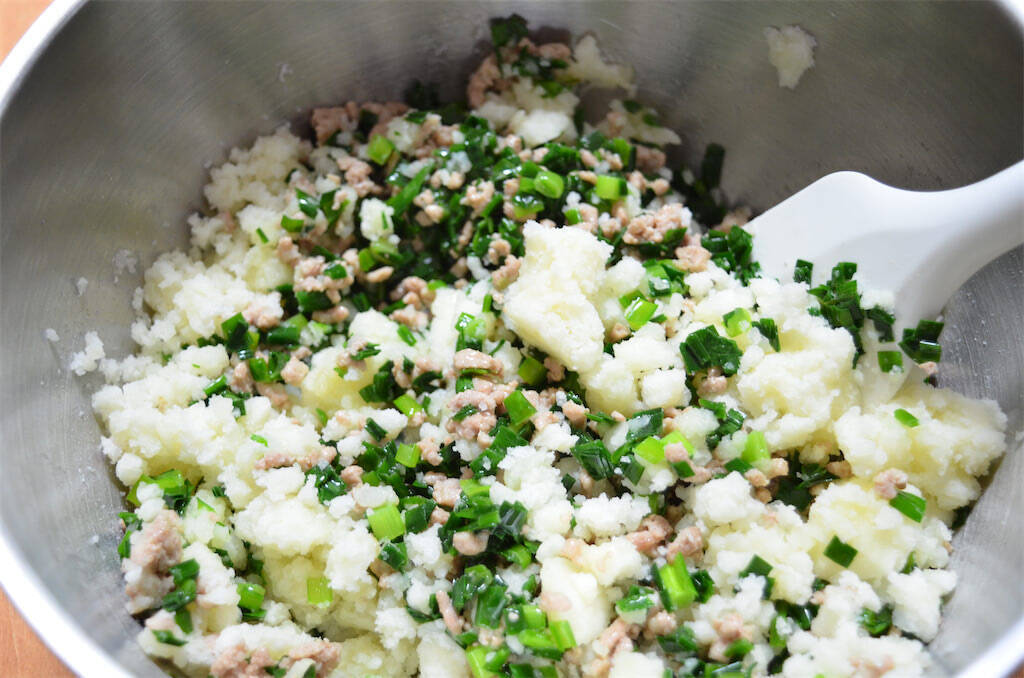 玉ねぎ代わりにニラマシマシな「ポテトコロッケ」作ってみた！スタミナ爆弾でパワー！！【農家直伝】