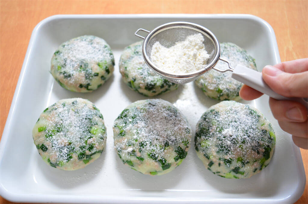 玉ねぎ代わりにニラマシマシな「ポテトコロッケ」作ってみた！スタミナ爆弾でパワー！！【農家直伝】