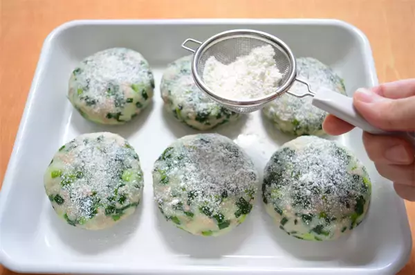 「玉ねぎ代わりにニラマシマシな「ポテトコロッケ」作ってみた！スタミナ爆弾でパワー！！【農家直伝】」の画像