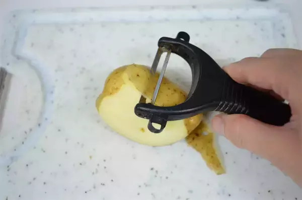 「玉ねぎ代わりにニラマシマシな「ポテトコロッケ」作ってみた！スタミナ爆弾でパワー！！【農家直伝】」の画像