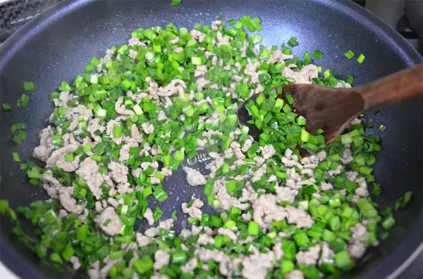 「玉ねぎ代わりにニラマシマシな「ポテトコロッケ」作ってみた！スタミナ爆弾でパワー！！【農家直伝】」の画像