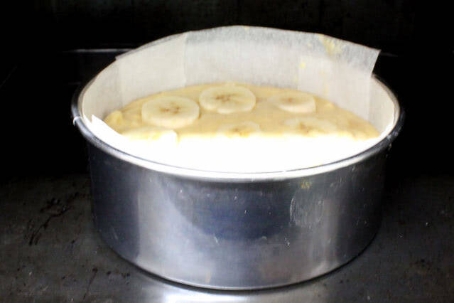 【材料3つ】「世界一簡単なバナナケーキ」に挑戦！生地作りは5分♪道具は型だけ！ふっくらケーキに♡