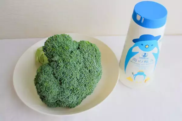 「【門外不出のレシピ初公開】茹で時間はたった10秒⁉伝説のブロッコリー料理「ブロッコリー盛」に挑戦！」の画像