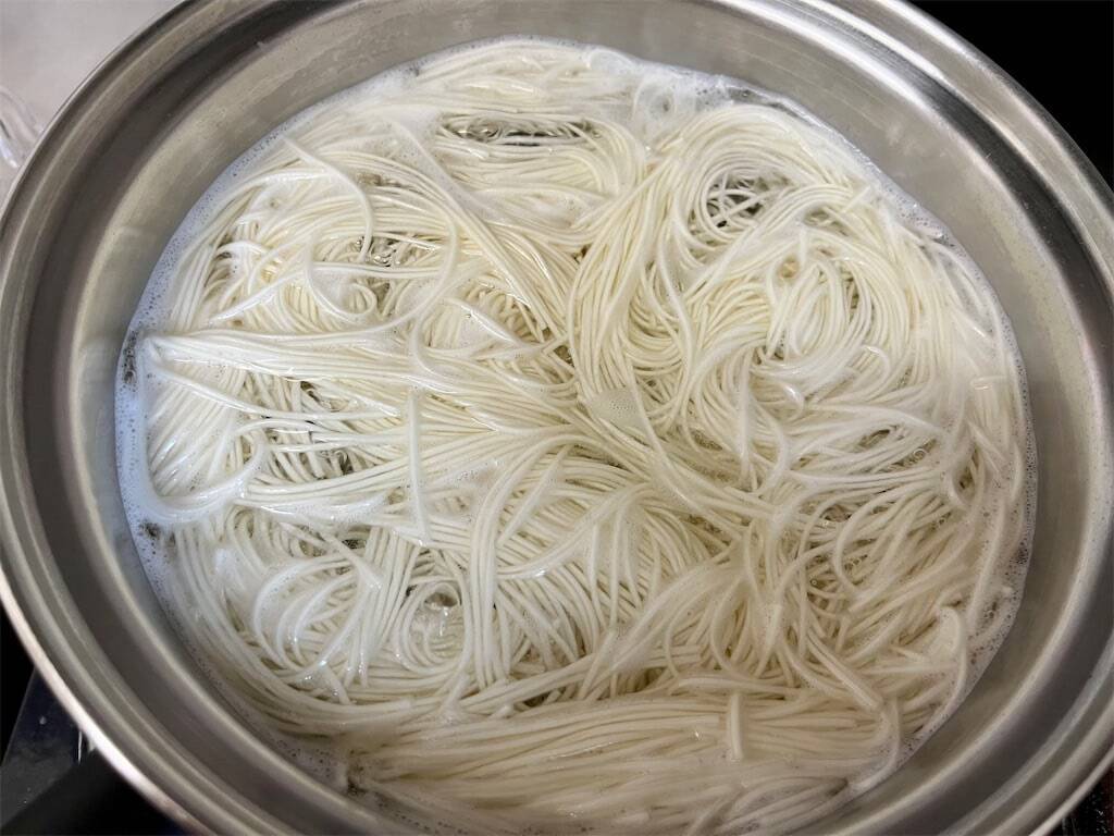 【素麺の在庫処分】今季最後は「お稲荷そうめん」に挑戦♪まとめて茹でてお揚げにイン！噛むとジュワッ♡