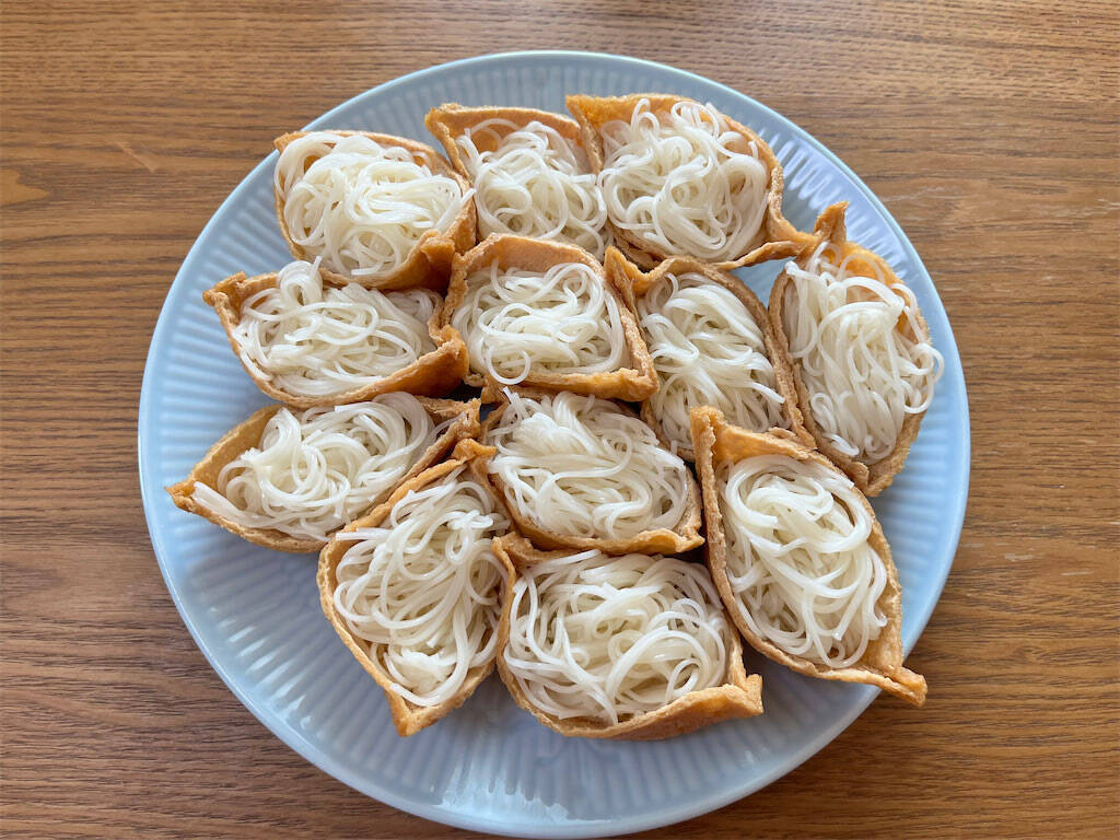 【素麺の在庫処分】今季最後は「お稲荷そうめん」に挑戦♪まとめて茹でてお揚げにイン！噛むとジュワッ♡