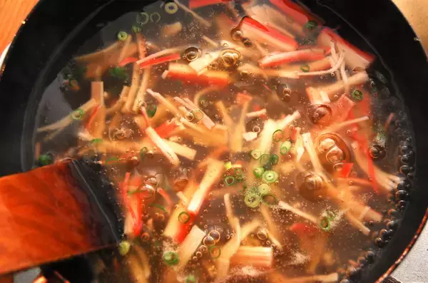 「【喉を労わるカニカマ餡】のどごしとろん♡「ふわふわ卵のあんかけ」作ってみた！秘訣はマヨネーズだって♪」の画像