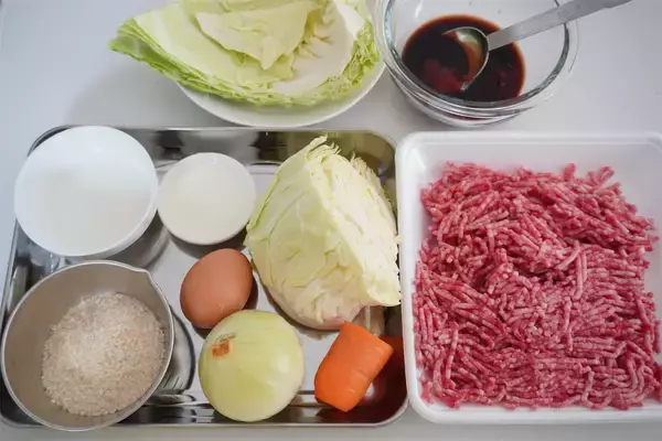 「【お肉より春キャベツ多め】で「ハンバーグ」作ってみた！ビックリするほど肉汁あふれる♪これが春キャベツ効果か…」の画像