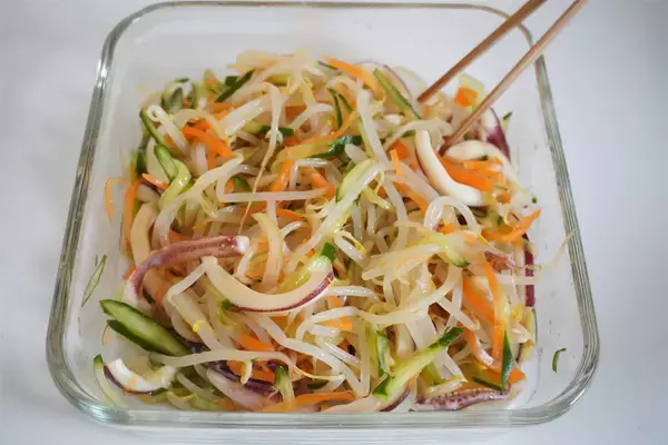 「【刺激がたまらん！】大人がハマる「イカと野菜のからしあえ」作ってみた！ツーンとシャキ食感♪【農家直伝】」の画像