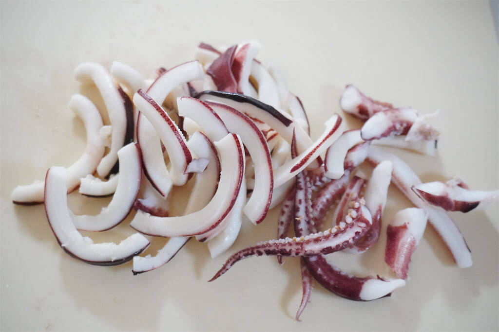 【刺激がたまらん！】大人がハマる「イカと野菜のからしあえ」作ってみた！ツーンとシャキ食感♪【農家直伝】